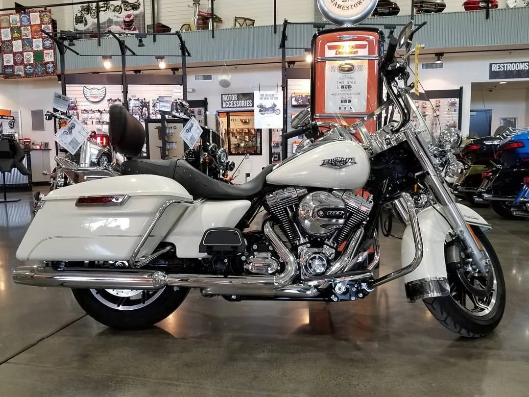 Dillon Chase’s White Gold 2015 Harley-Davidson Road King
